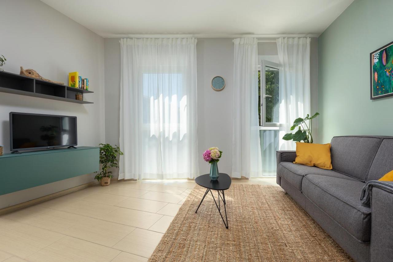 City Center Studio Apartment Nina โปเรช ภายนอก รูปภาพ