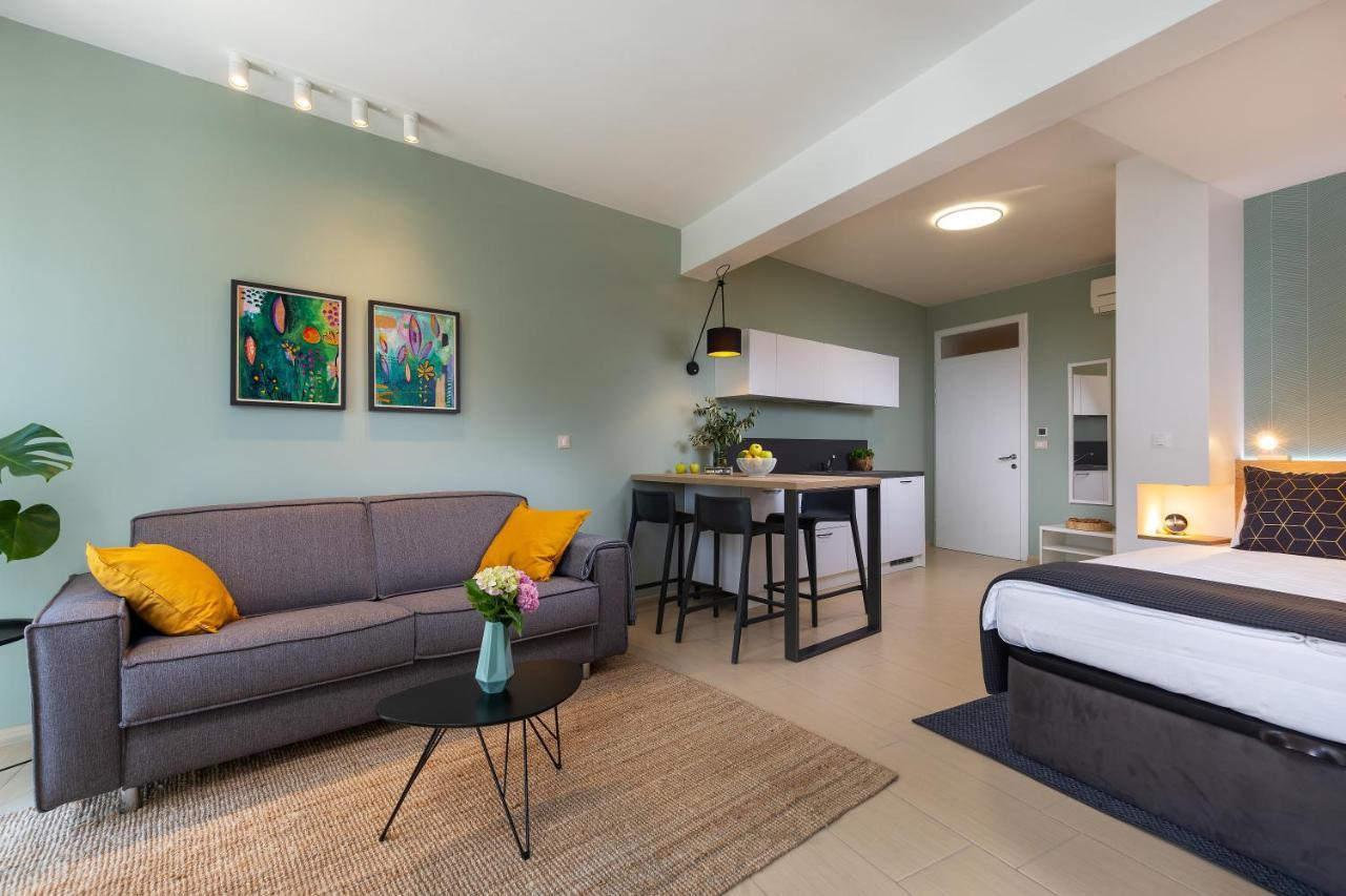 City Center Studio Apartment Nina โปเรช ภายนอก รูปภาพ